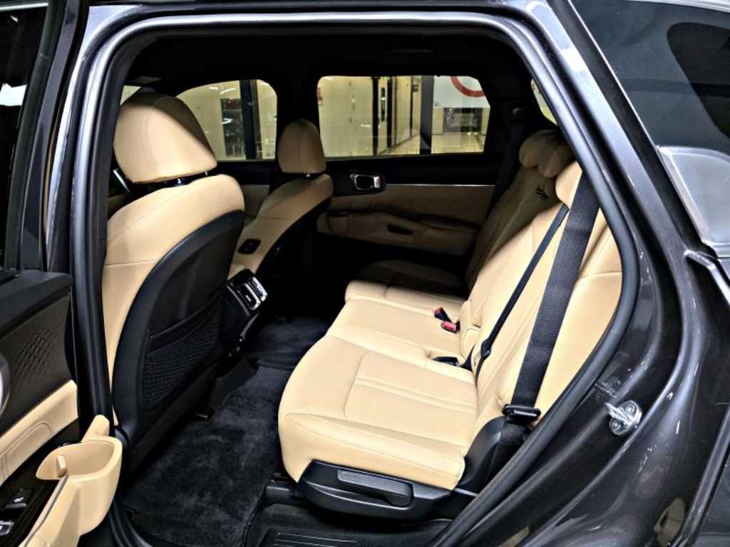 KIA Sorento - Vista 9