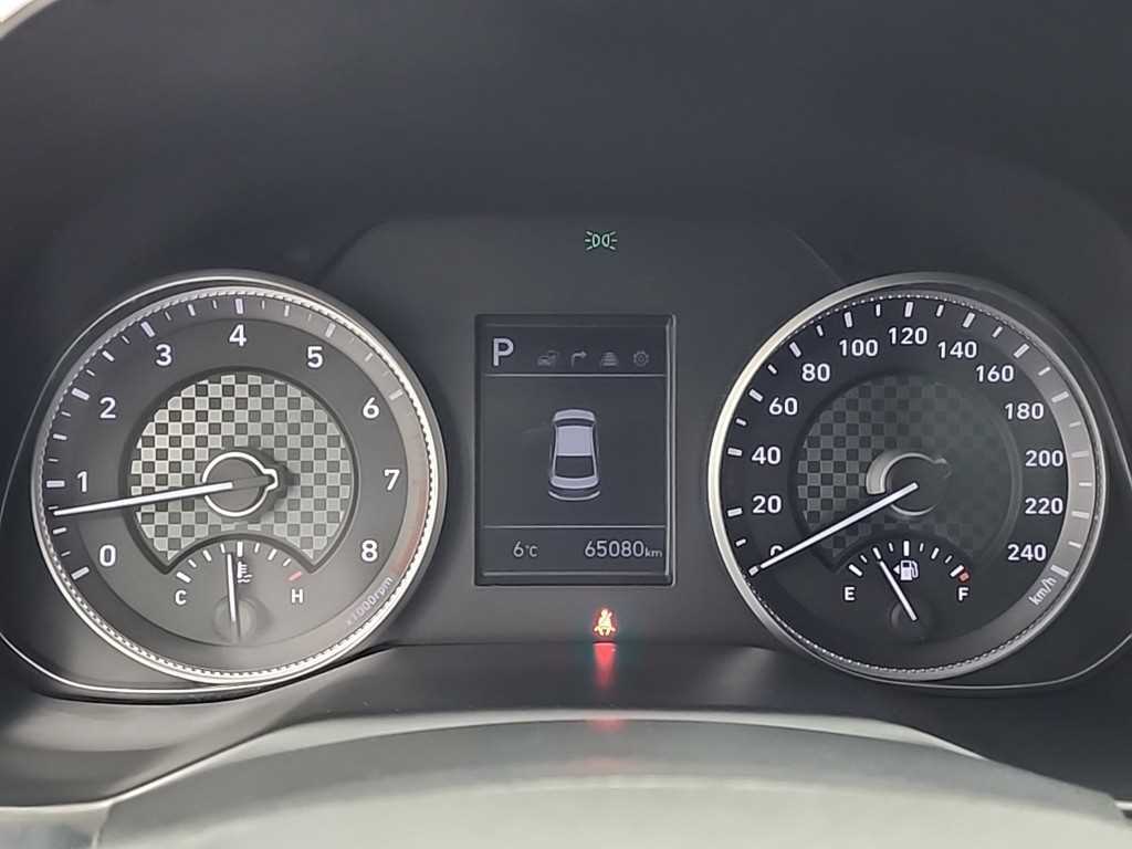 HYUNDAI Avante - Vista 6