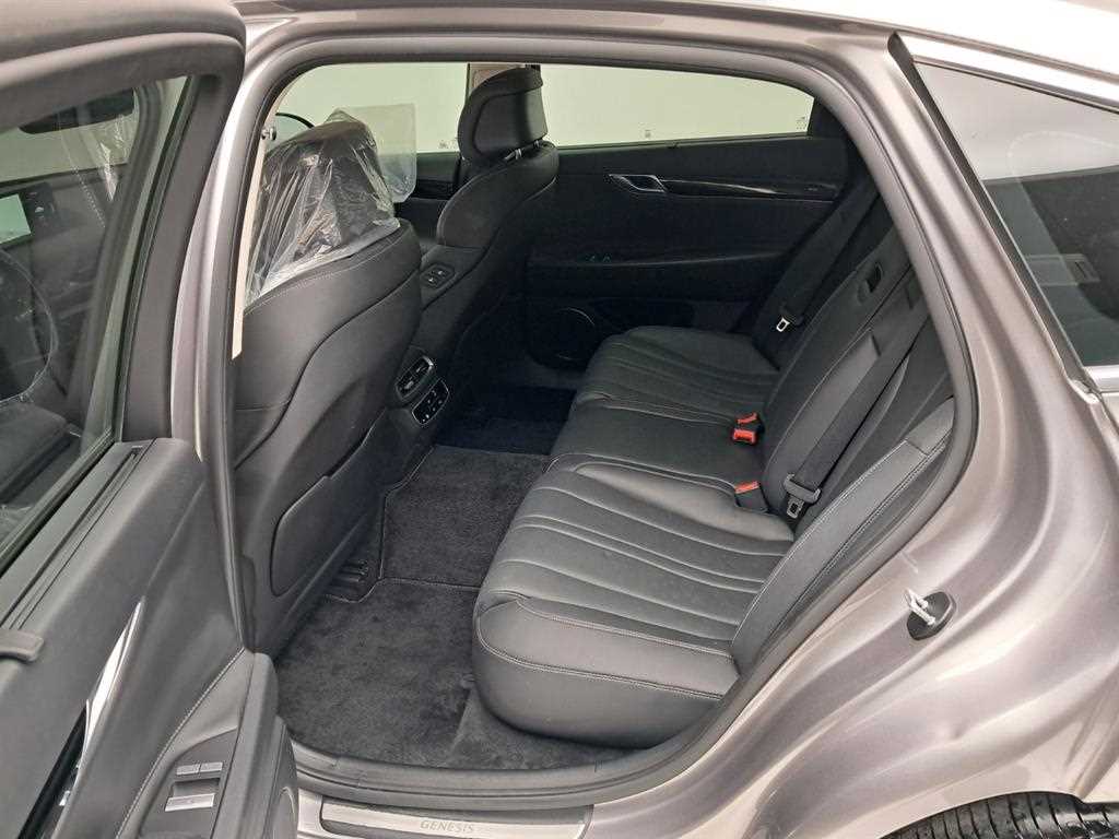 Genesis G80 - Vista 12