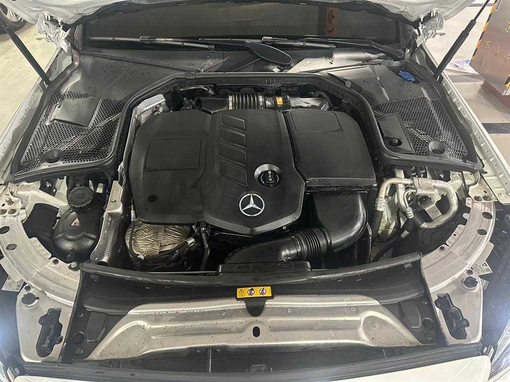 Mercedes Benz C Class - Vista 7