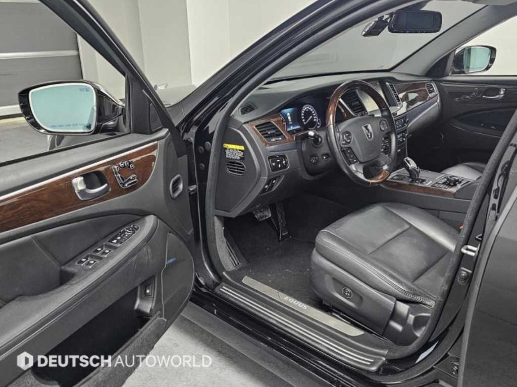 HYUNDAI Equus - Vista 11