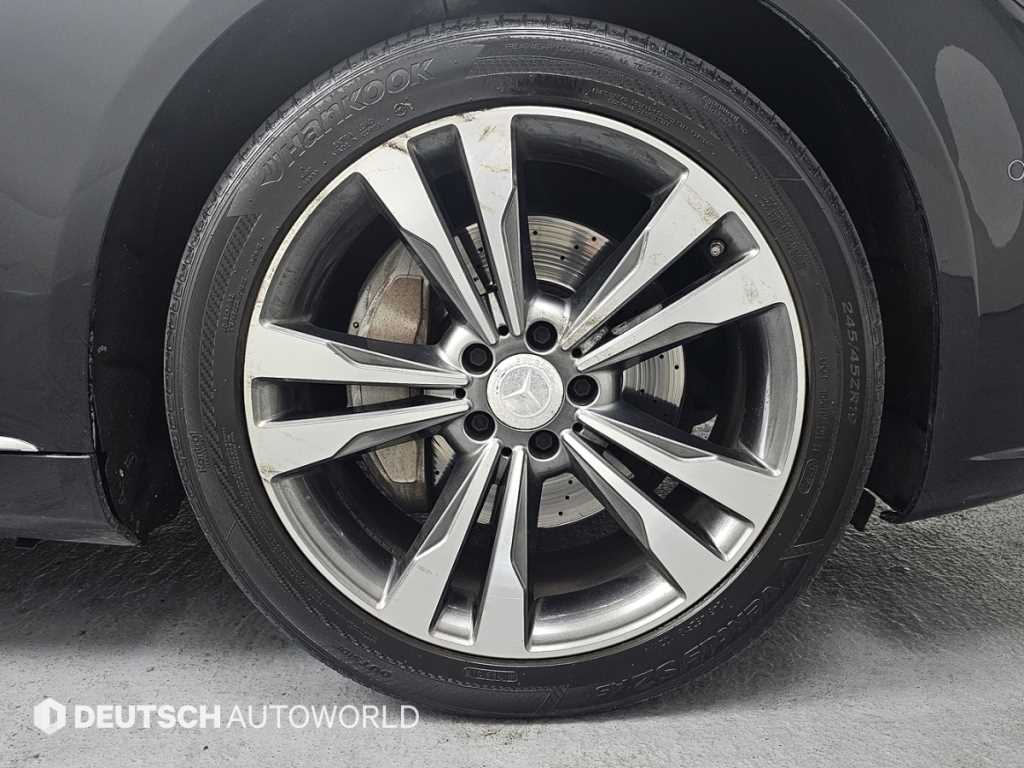 Mercedes Benz S Class - Vista 5