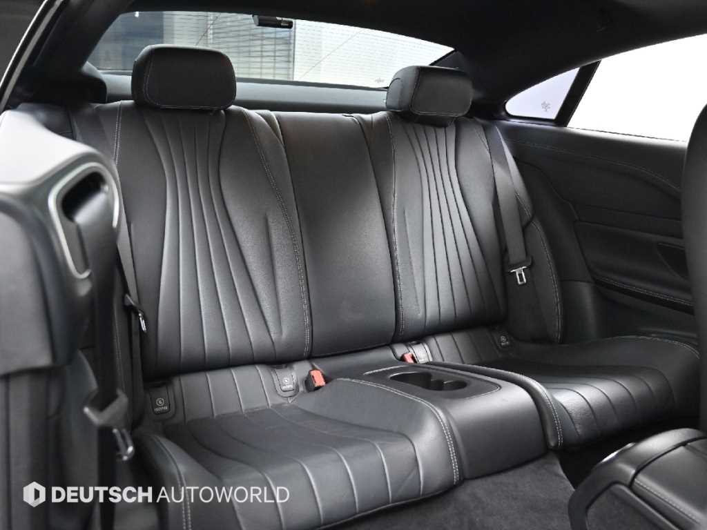 Mercedes Benz E class - Vista 12