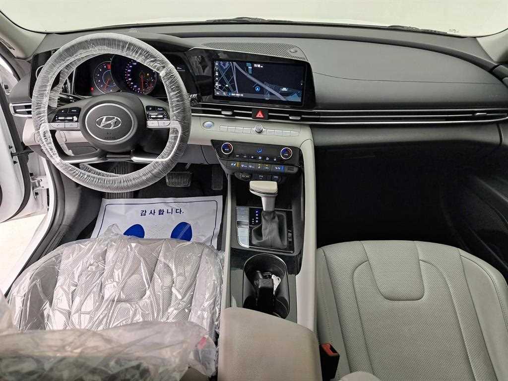 HYUNDAI Avante - Vista 6