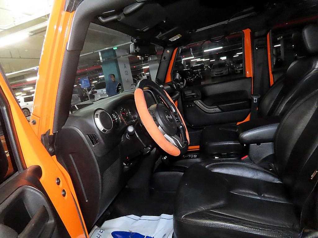 Jeep Wrangler - Vista 6