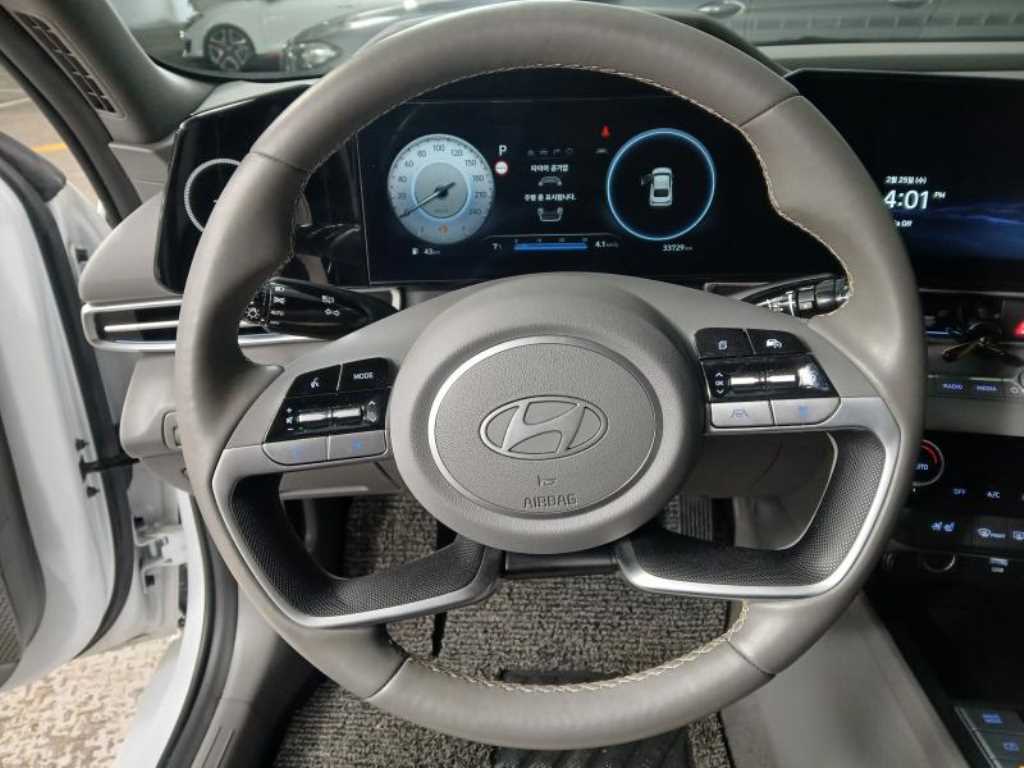 HYUNDAI Avante - Vista 8