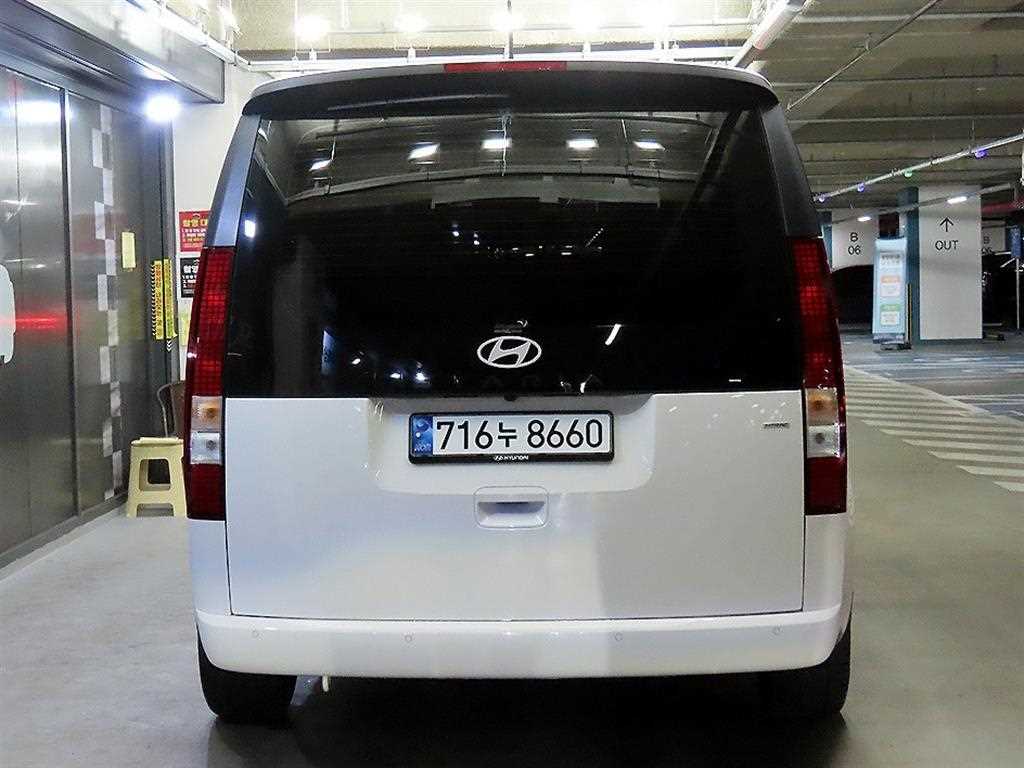 HYUNDAI Staria - Vista 5