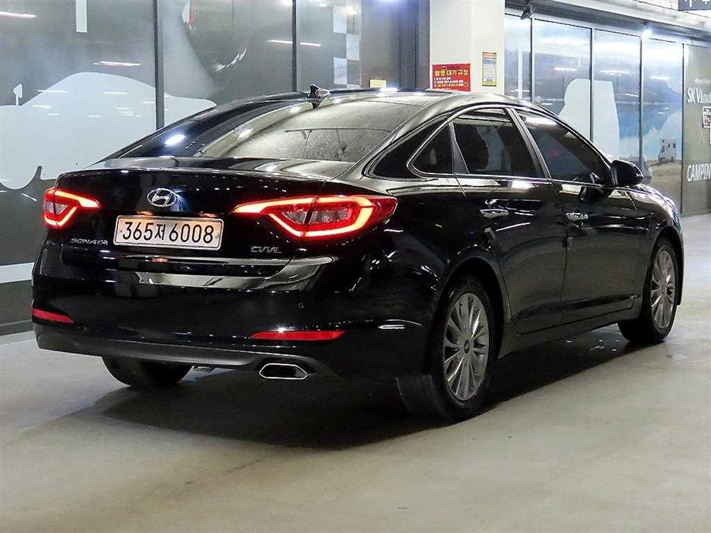 HYUNDAI Sonata - Vista 4