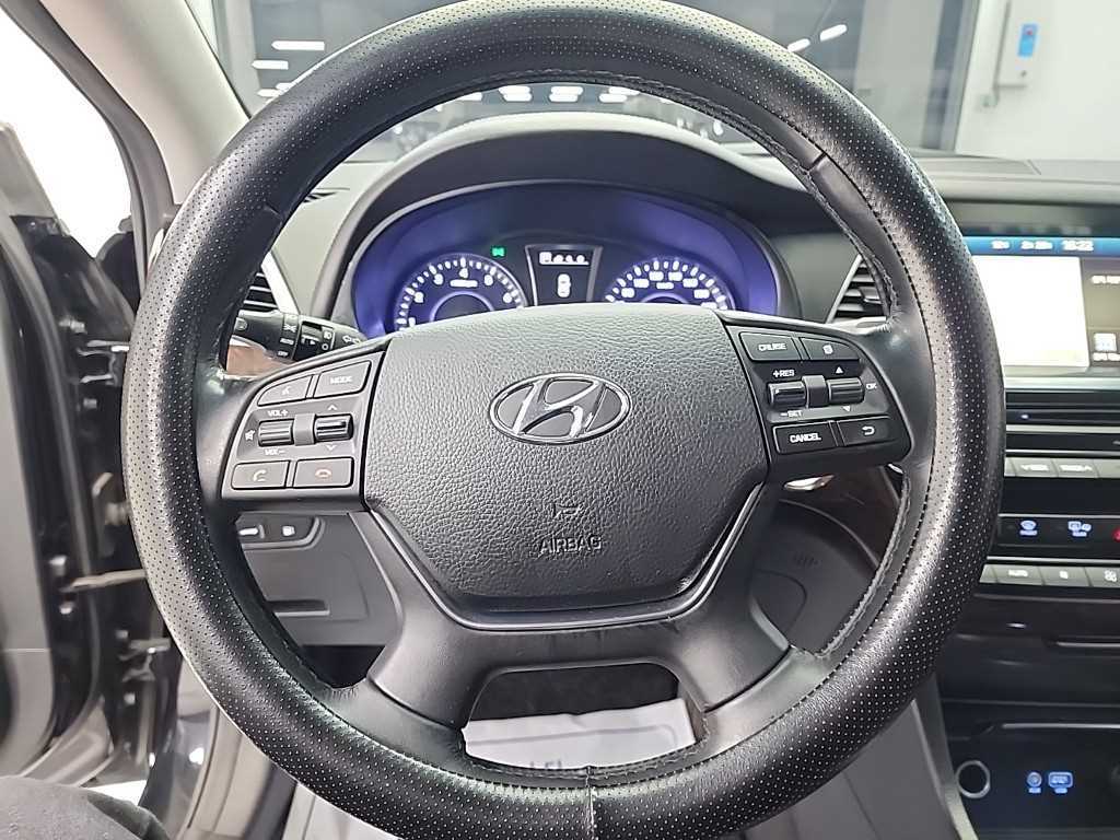 HYUNDAI Aslan - Vista 9