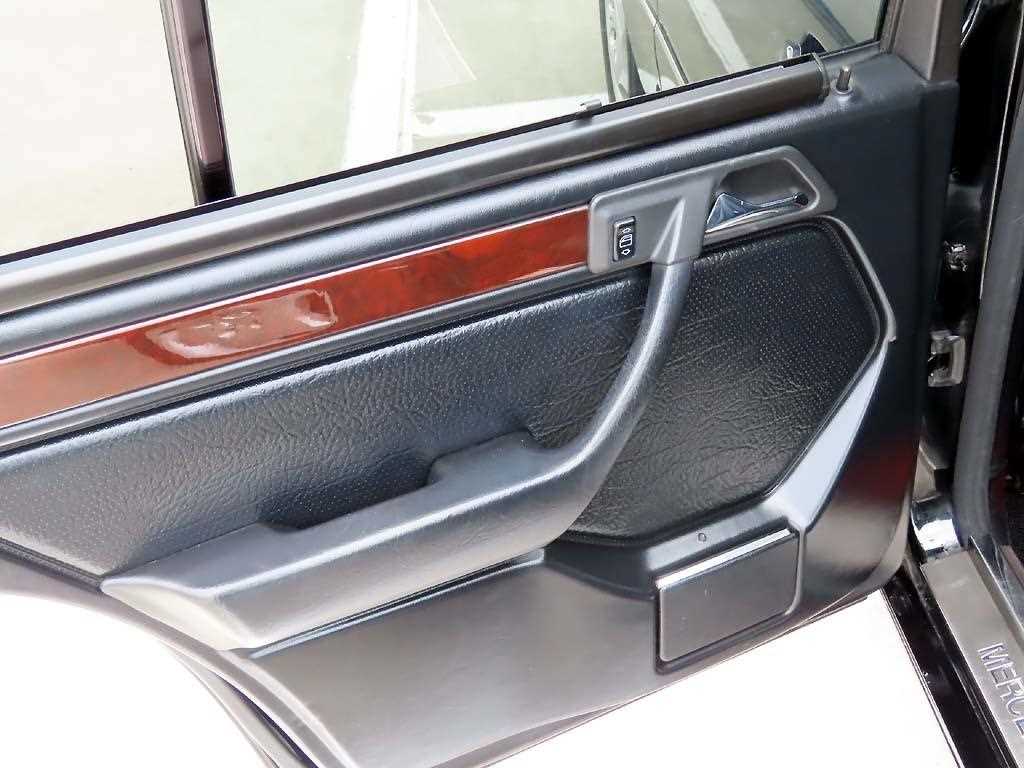 Mercedes Benz E class - Vista 4