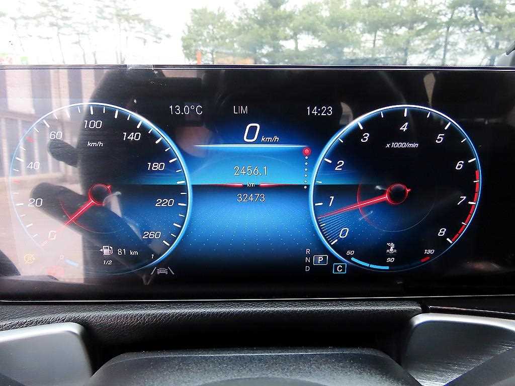 Mercedes Benz GLB Class - Vista 9