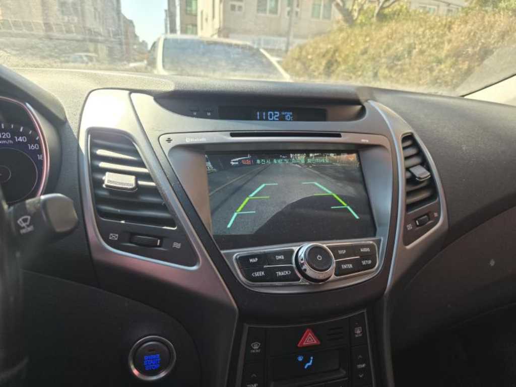 HYUNDAI Avante - Vista 6