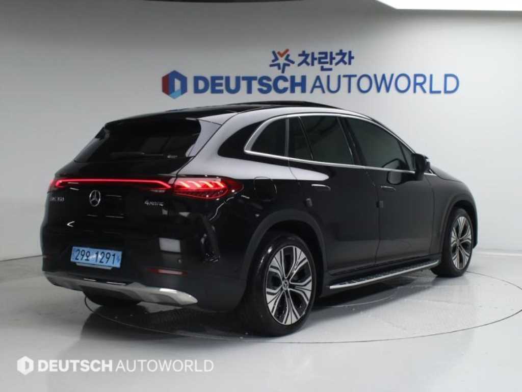 Mercedes Benz EQE - Vista 4