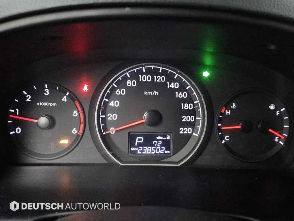 HYUNDAI Starex - Vista 8