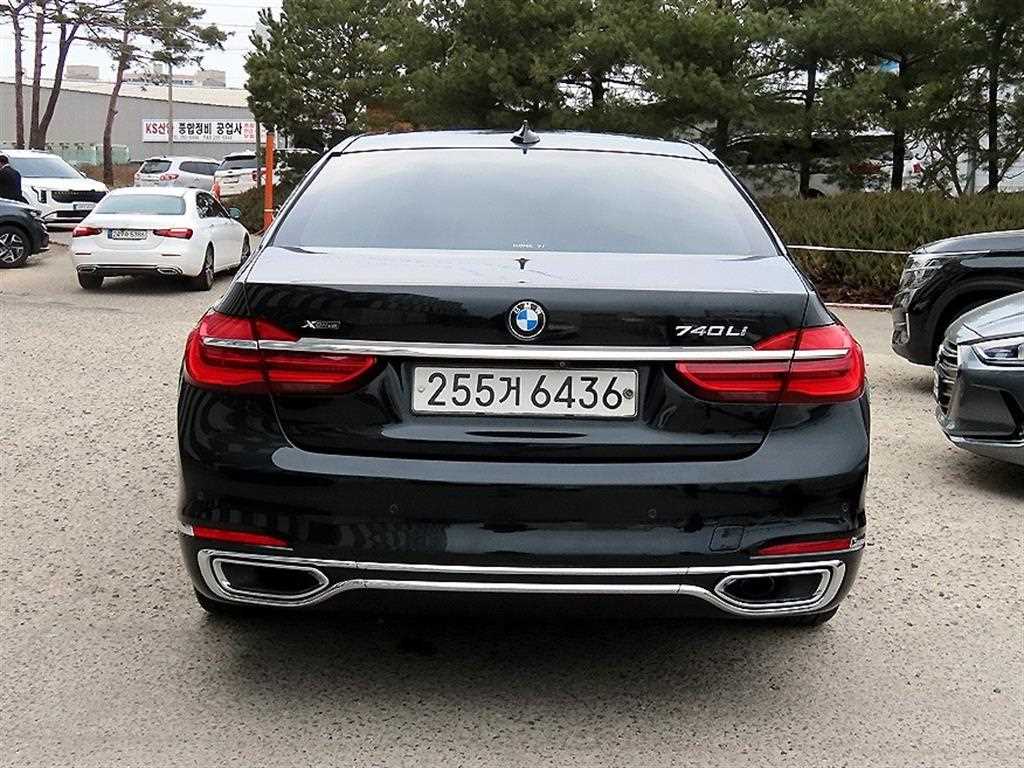 BMW 7 Series - Vista 4