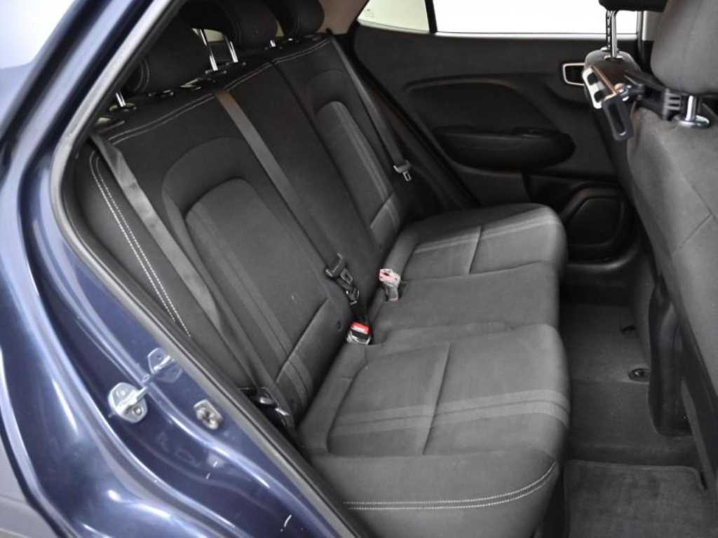 HYUNDAI Venue - Vista 12