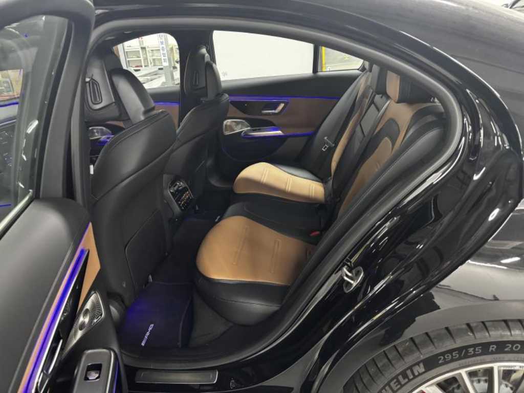 Mercedes Benz E class - Vista 8