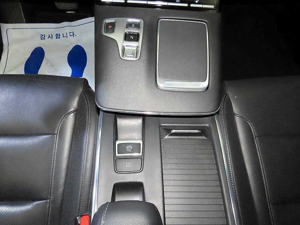 HYUNDAI Grandeur - Vista 12