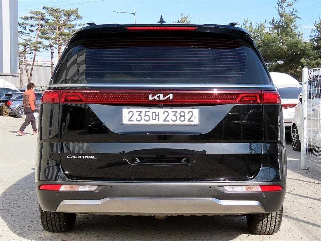 KIA Carnival - Vista 4