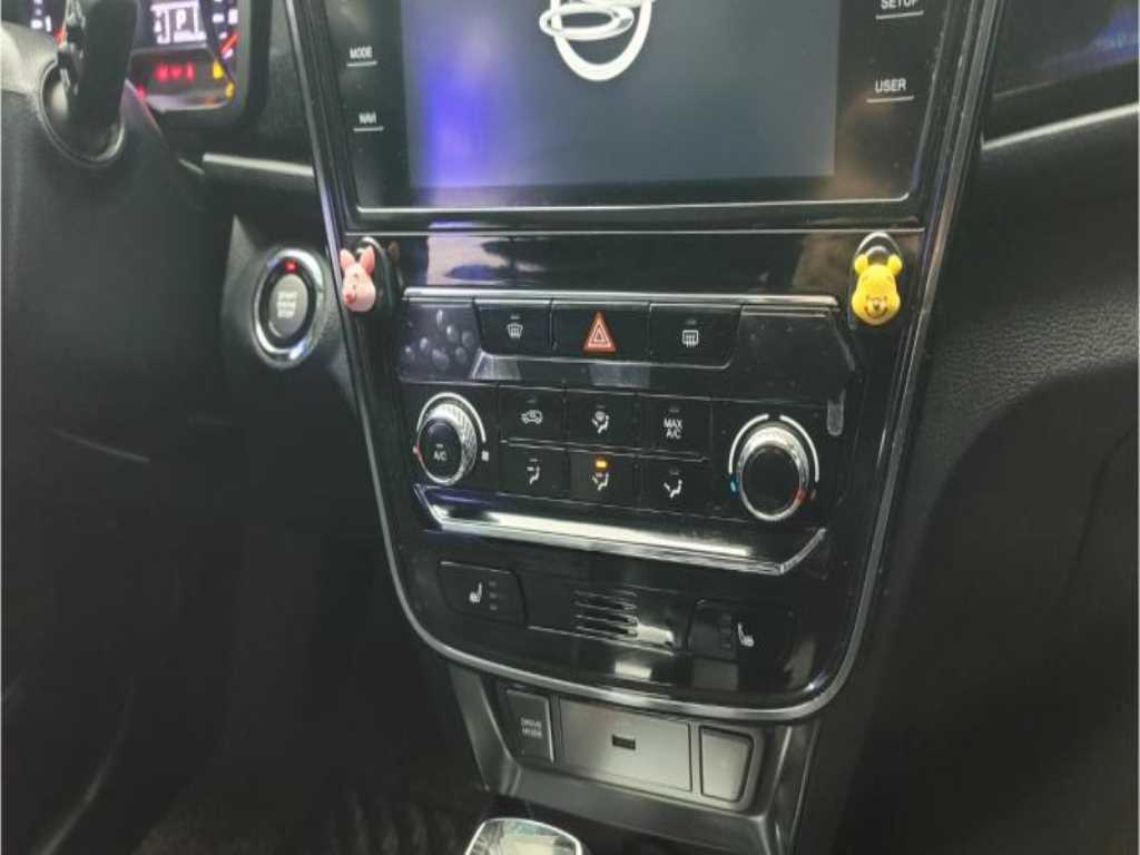 Ssangyong Tivoli - Vista 8