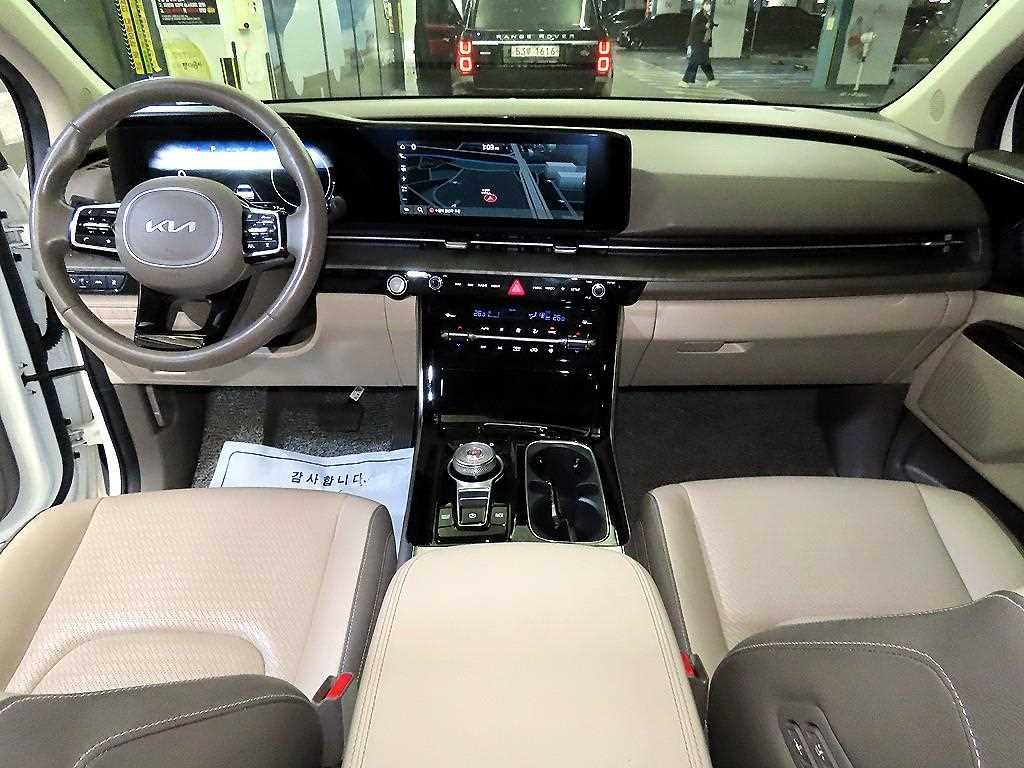 KIA Carnival - Vista 10