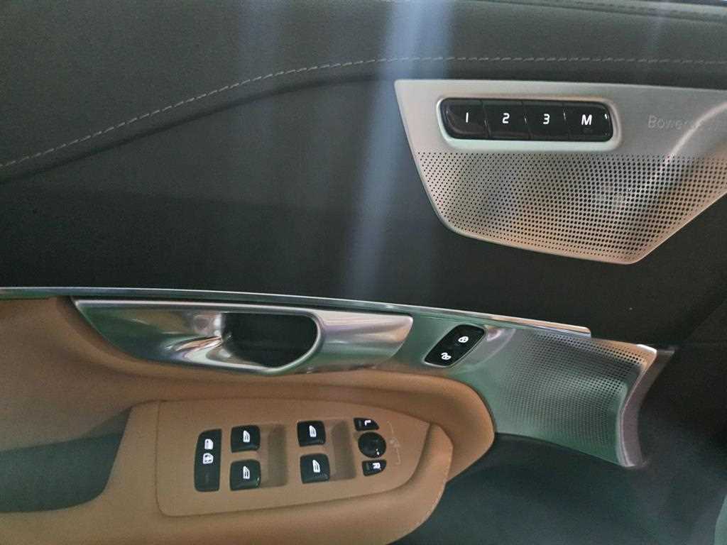 Volvo XC90 - Vista 9