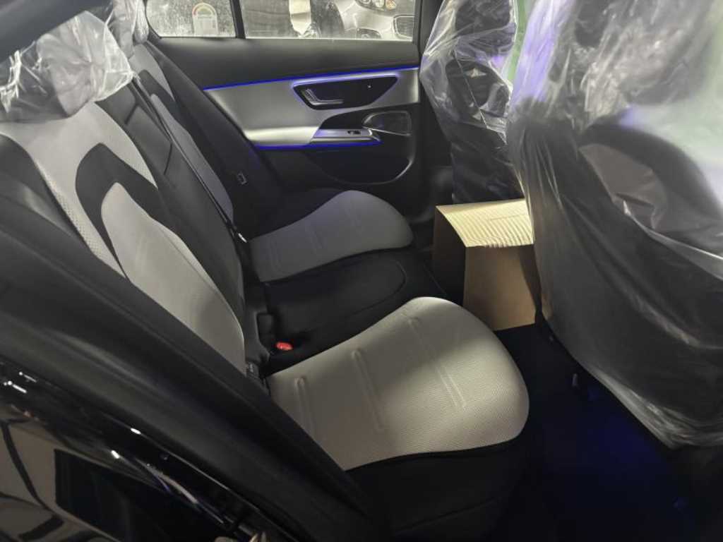 Mercedes Benz E class - Vista 9