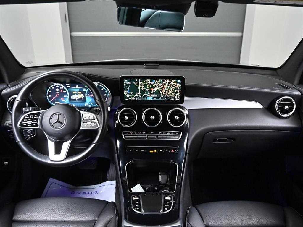 Mercedes Benz GLC Class - Vista 7
