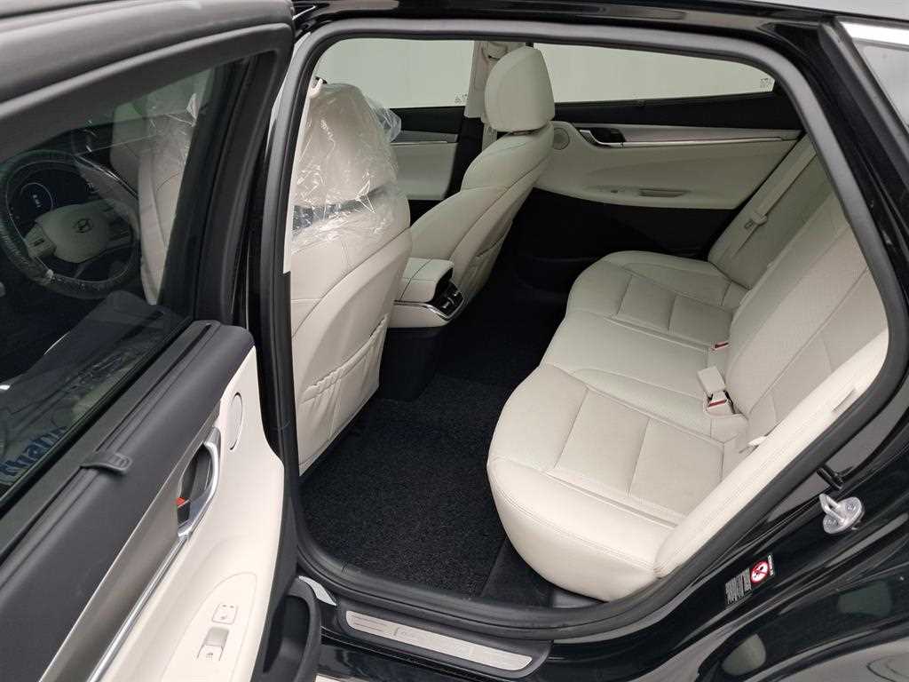 HYUNDAI Grandeur - Vista 12