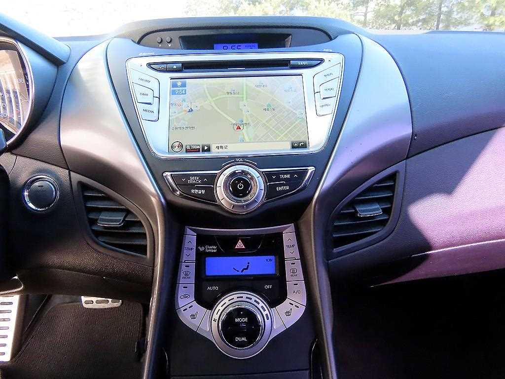 HYUNDAI Avante 2012 Blanco - Importación desde Corea - HF Imports Iquique - Foto 13