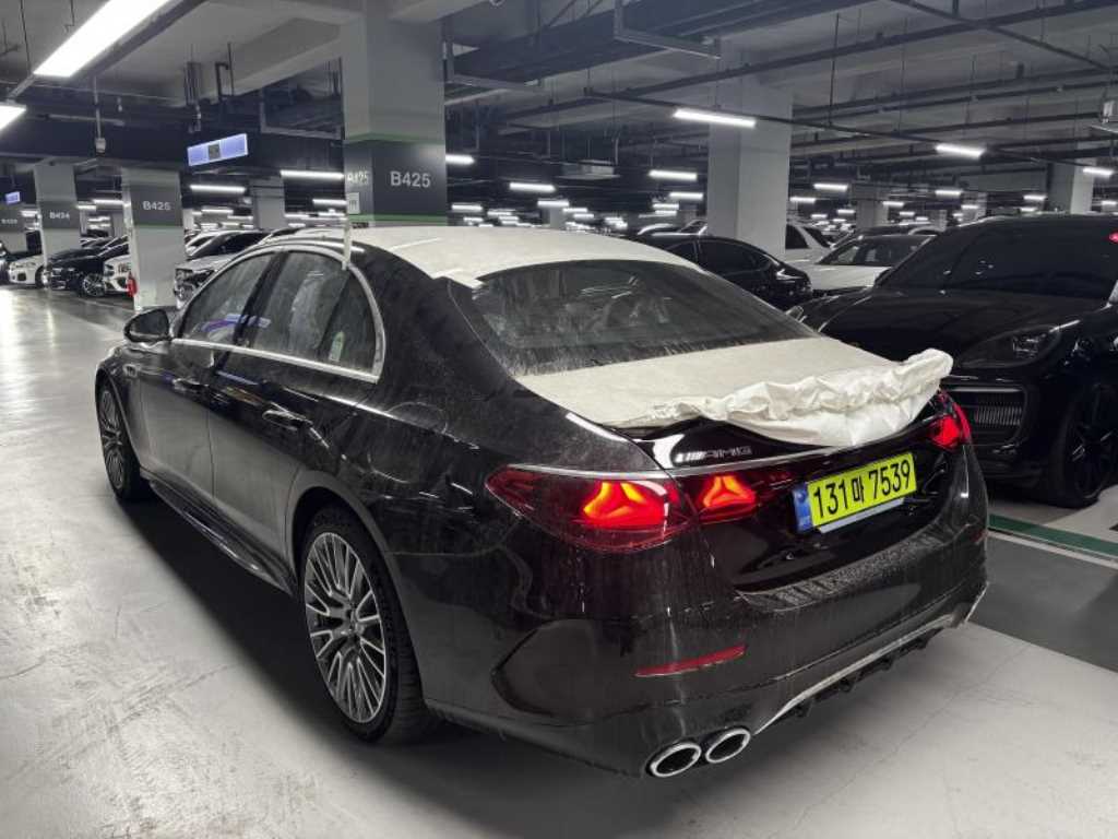 Mercedes Benz E class - Vista 4