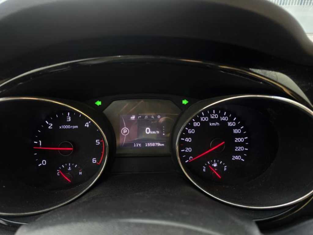 KIA Carnival - Vista 5