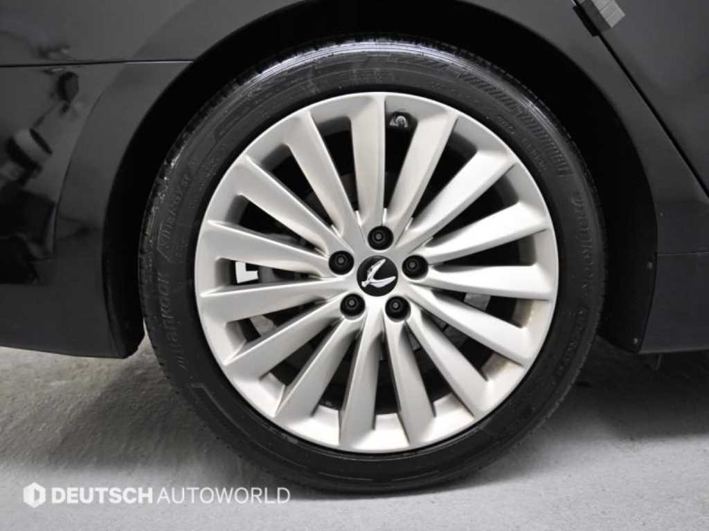 HYUNDAI Equus - Vista 5