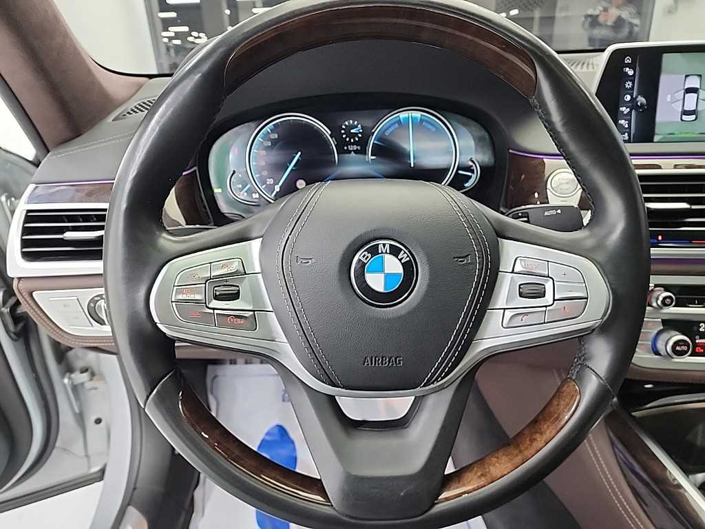 BMW 7 Series - Vista 9