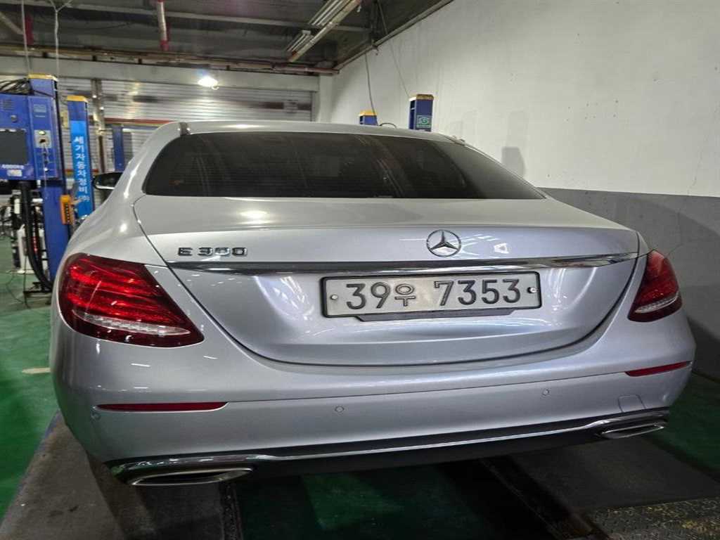 Mercedes Benz E class - Vista 2
