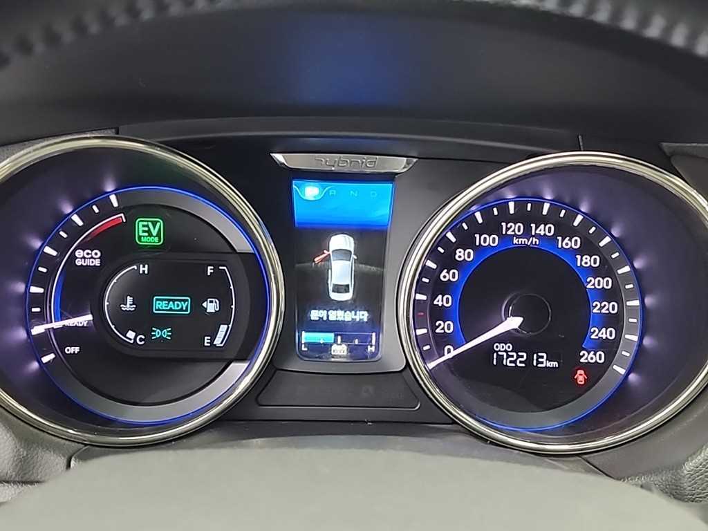 HYUNDAI Sonata - Vista 6