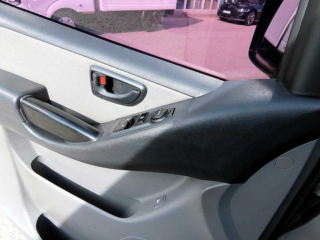 HYUNDAI Starex - Vista 12