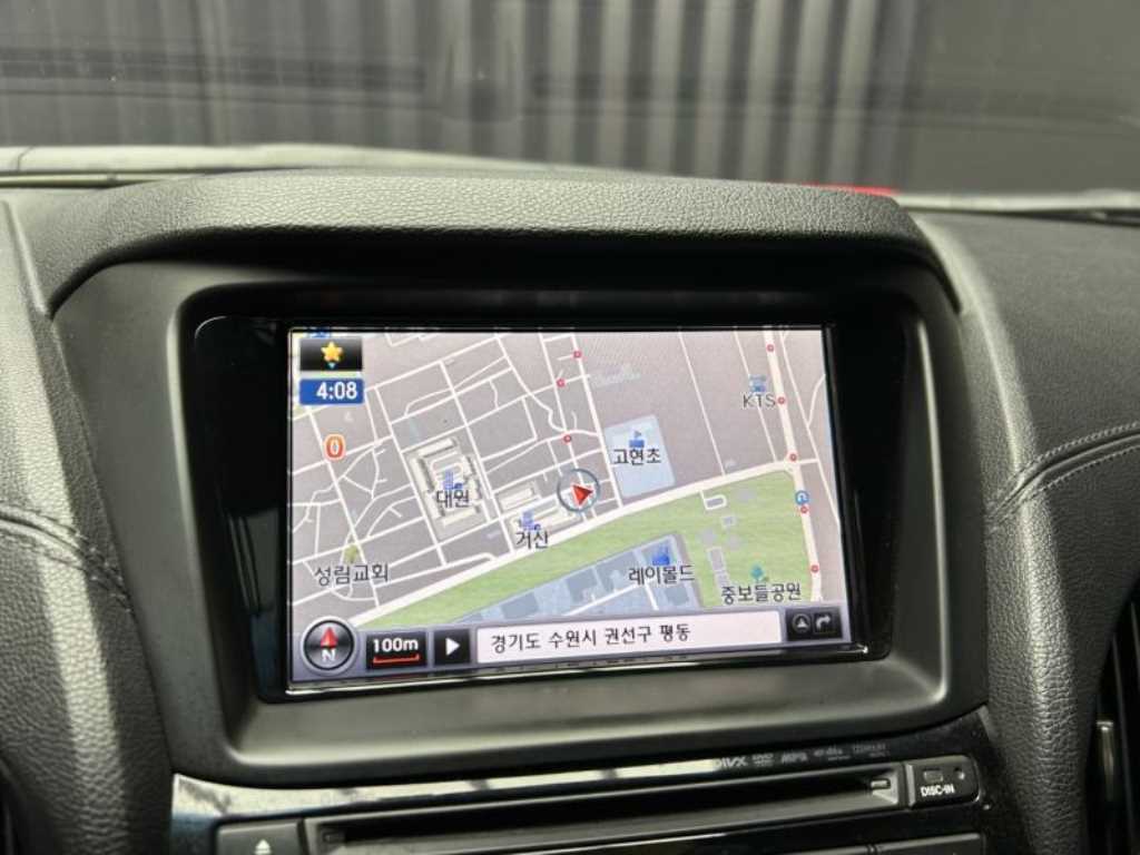 HYUNDAI Genesis - Vista 6