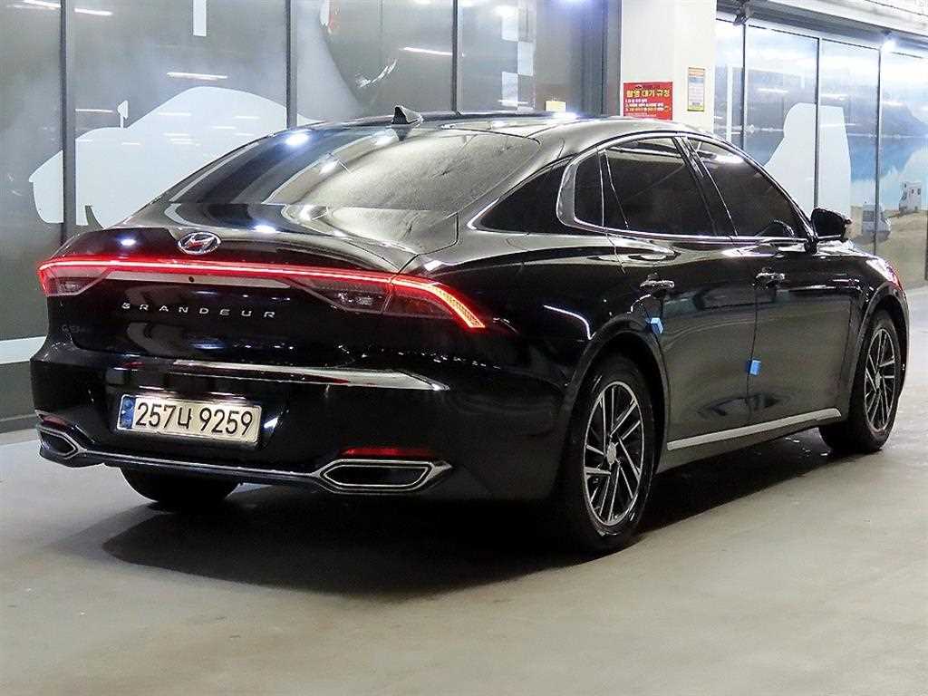 HYUNDAI Grandeur - Vista 4