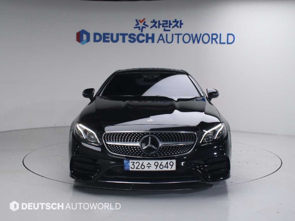 Mercedes Benz E class - Vista 3