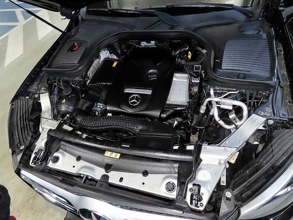 Mercedes Benz GLC Class 2019 Negro - Importación desde Corea - HF Imports Iquique - Foto 19