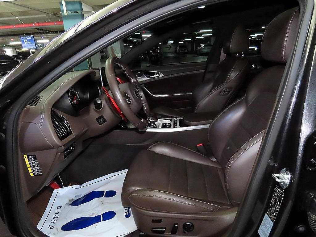 KIA Stinger - Vista 6