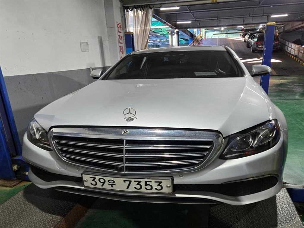 Mercedes Benz E class 2019 Plateado - Importación desde Corea - HF Imports Iquique - Foto 1