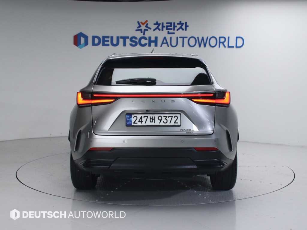 Lexus NX - Vista 4
