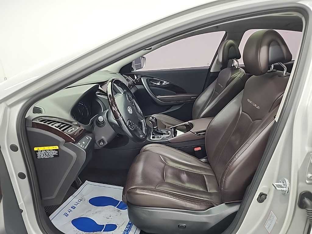 HYUNDAI Grandeur - Vista 11