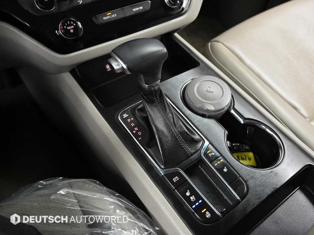 KIA Carnival - Vista 9