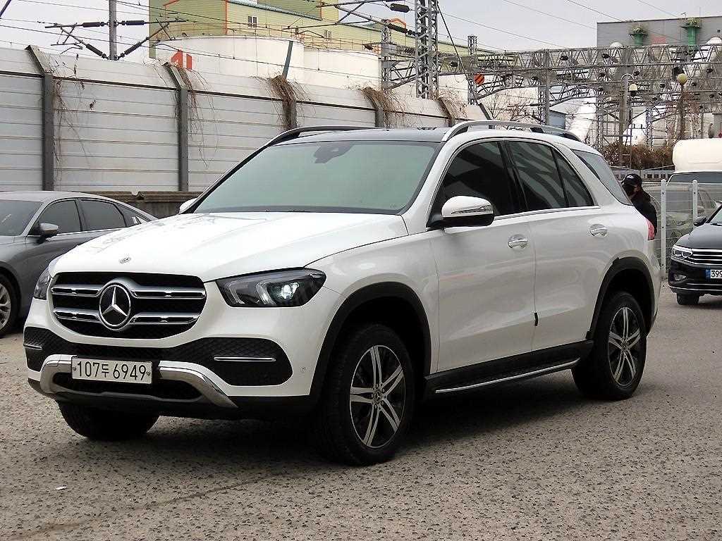 Mercedes Benz GLE Class - Vista 2