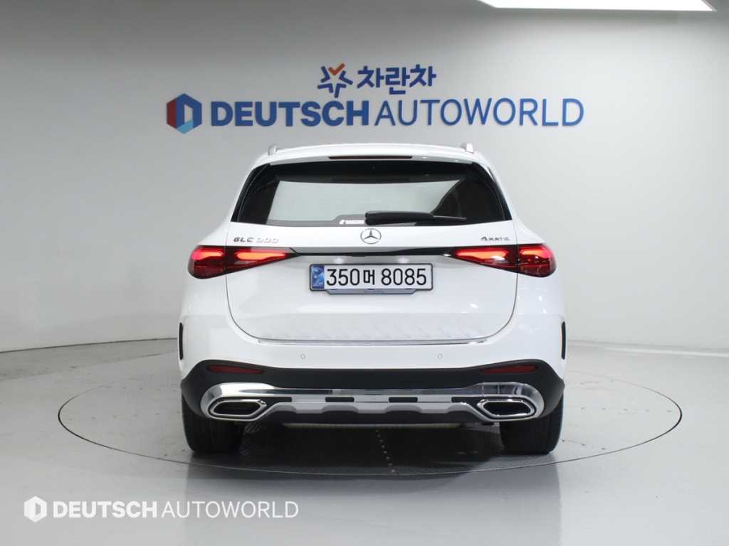 Mercedes Benz GLC Class - Vista 4