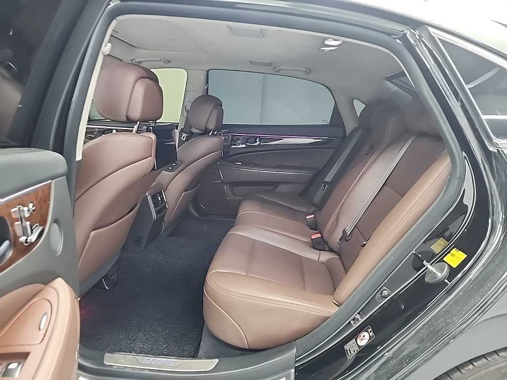 HYUNDAI Equus - Vista 12