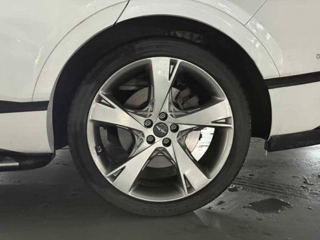 Genesis GV80 - Vista 5